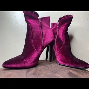Velvet fuchsia ruffled heels